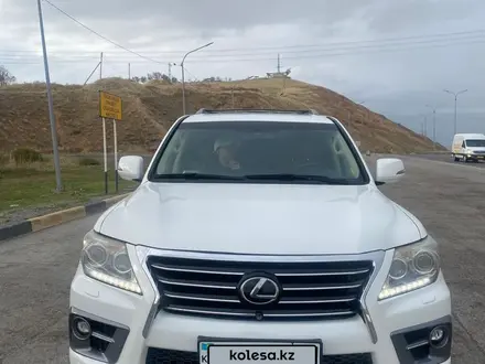 Lexus LX 570 2014 года за 25 000 000 тг. в Астана