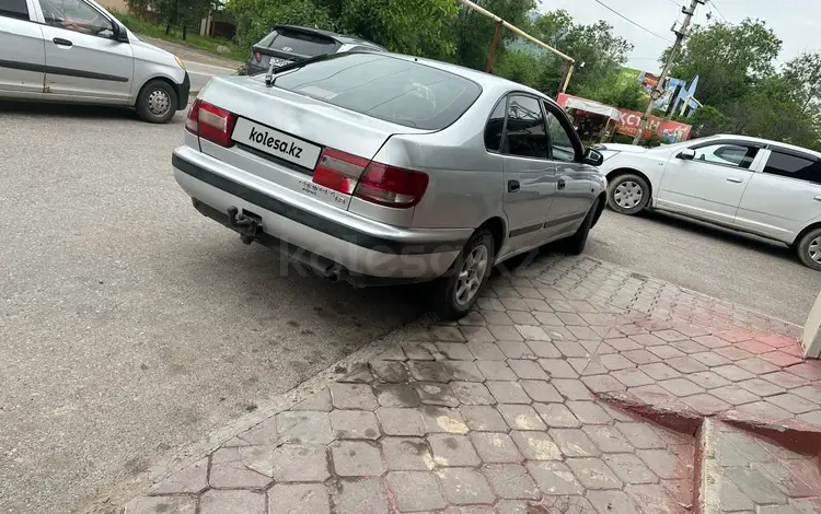 Toyota Carina E 1997 года за 1 850 000 тг. в Алматы