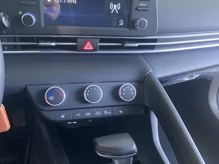 Hyundai Elantra 2023 года за 11 500 000 тг. в Караганда – фото 14