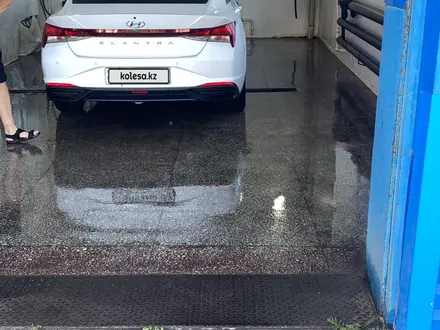 Hyundai Elantra 2023 года за 11 500 000 тг. в Караганда – фото 30