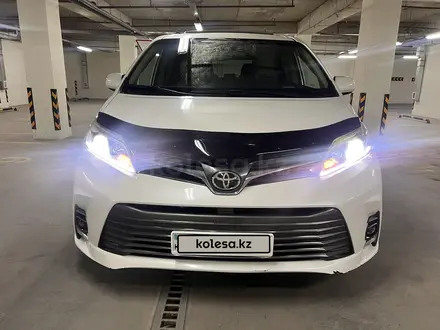 Toyota Sienna 2020 года за 18 300 000 тг. в Алматы