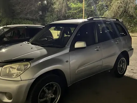 Toyota RAV4 2005 года за 5 900 000 тг. в Усть-Каменогорск