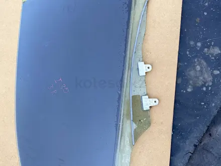 Стекло двери задней правой за 7 000 тг. в Караганда