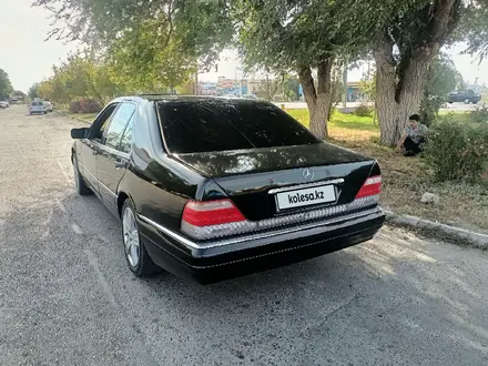 Mercedes-Benz S 320 1997 года за 3 400 000 тг. в Тараз – фото 4