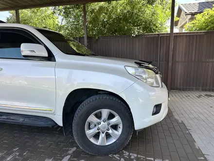 Toyota Land Cruiser Prado 2010 года за 12 800 000 тг. в Алматы – фото 10