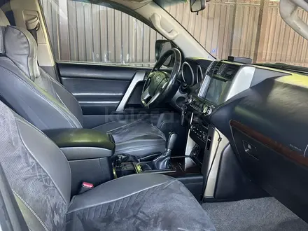 Toyota Land Cruiser Prado 2010 года за 12 800 000 тг. в Алматы – фото 15