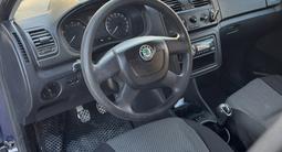 Skoda Fabia 2011 года за 2 550 000 тг. в Актау – фото 2