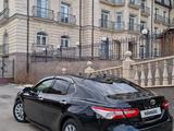 Toyota Camry 2021 года за 15 500 000 тг. в Караганда – фото 3