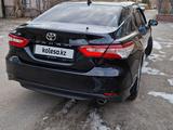 Toyota Camry 2021 года за 15 500 000 тг. в Караганда – фото 4