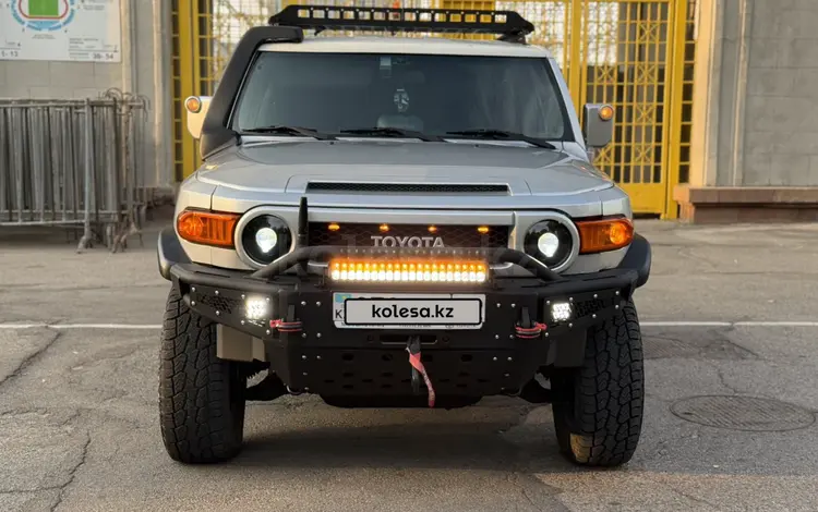 Toyota FJ Cruiser 2007 годаүшін16 900 000 тг. в Алматы