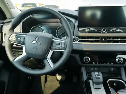 Mitsubishi Outlander 2026 года за 11 538 900 тг. в Алматы – фото 20