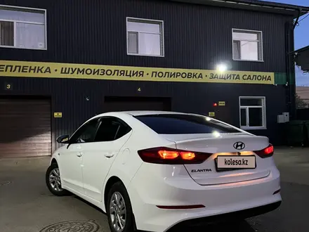 Hyundai Elantra 2018 года за 5 800 000 тг. в Павлодар – фото 2