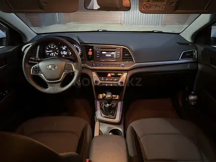 Hyundai Elantra 2018 года за 5 800 000 тг. в Павлодар – фото 7