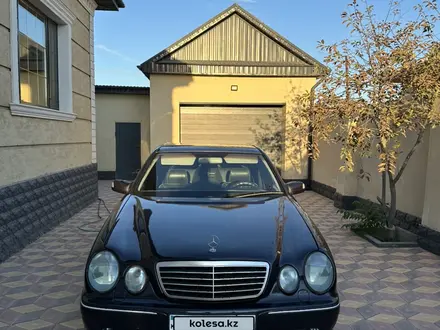 Mercedes-Benz E 280 1999 года за 4 200 000 тг. в Жанаозен – фото 4