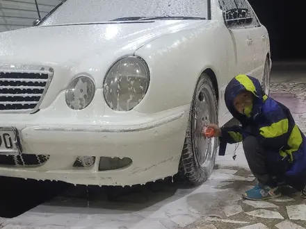 Mercedes-Benz E 320 2001 года за 4 500 000 тг. в Бейнеу