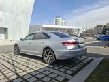 Volkswagen Passat 2020 года за 15 000 000 тг. в Алматы