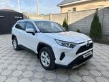 Toyota RAV4 2021 годаүшін15 900 000 тг. в Тараз – фото 3