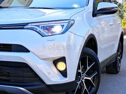 Toyota RAV4 2018 года за 12 500 000 тг. в Актобе – фото 10