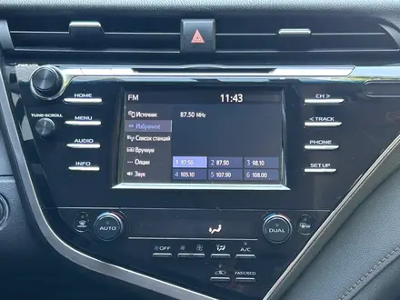 Toyota Camry 2019 года за 11 290 000 тг. в Алматы – фото 16