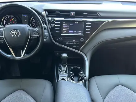 Toyota Camry 2019 года за 11 290 000 тг. в Алматы – фото 11