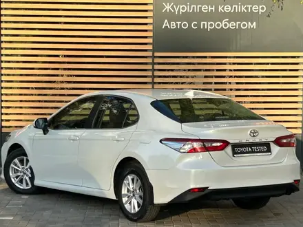 Toyota Camry 2019 года за 11 290 000 тг. в Алматы – фото 6