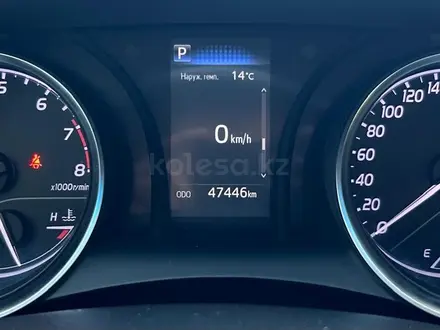 Toyota Camry 2019 года за 11 290 000 тг. в Алматы – фото 17