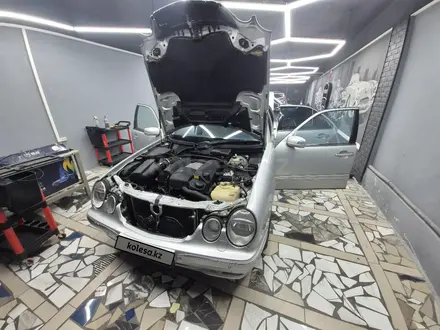 Mercedes-Benz E 280 1999 года за 4 050 000 тг. в Шымкент – фото 10