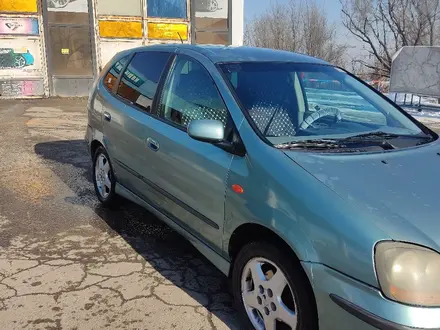 Nissan Almera Tino 2001 года за 2 900 000 тг. в Алматы