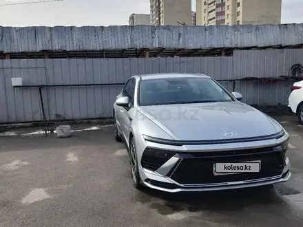 Hyundai Sonata 2023 года за 14 540 000 тг. в Алматы – фото 4