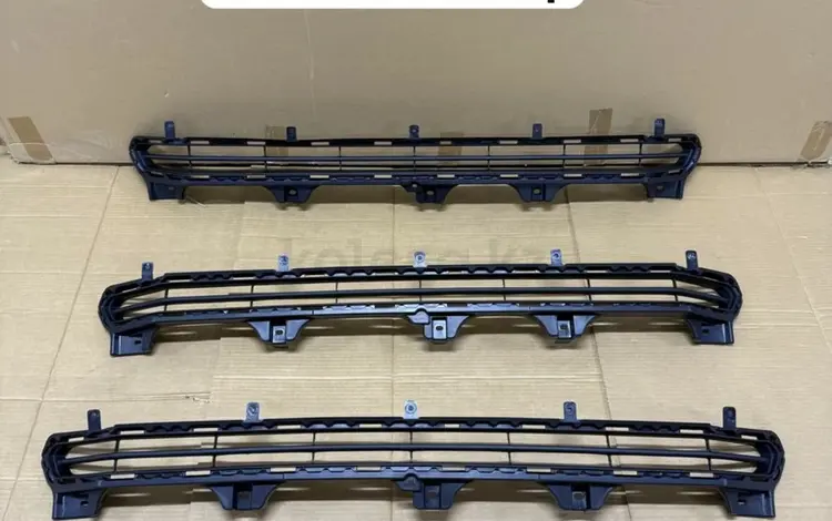 Решетка бампера Прадо 150 18-21 за 28 000 тг. в Актау