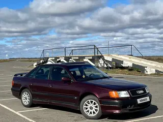 Audi 100