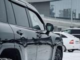 Toyota Land Cruiser 2022 года за 48 000 000 тг. в Астана – фото 2