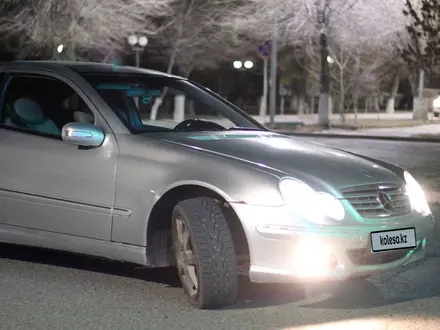 Mercedes-Benz C 230 2006 года за 1 800 000 тг. в Атырау