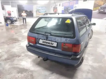 Volkswagen Passat 1993 года за 1 880 000 тг. в Тараз – фото 10