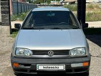 Volkswagen Golf 1994 года за 800 000 тг. в Алматы