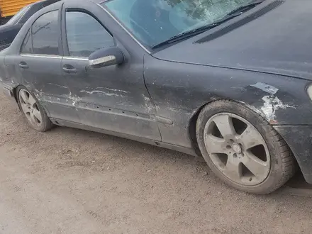 Mercedes-Benz S 500 2000 года за 3 000 000 тг. в Астана