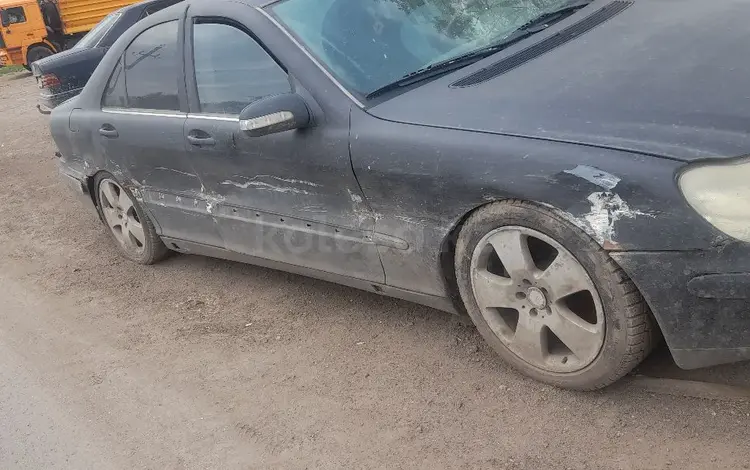 Mercedes-Benz S 500 2000 года за 3 000 000 тг. в Астана