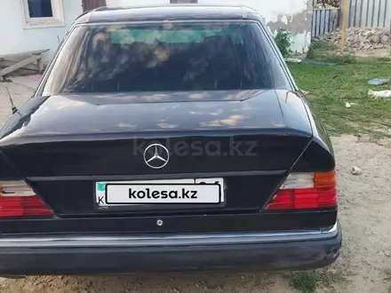 Mercedes-Benz E 300 1993 года за 1 100 000 тг. в Атырау – фото 5