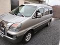 Hyundai Starex 2004 годаүшін4 000 000 тг. в Астана – фото 2