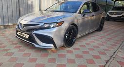 Toyota Camry 2022 года за 10 500 000 тг. в Алматы