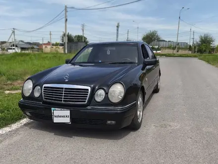 Mercedes-Benz E 230 1996 года за 2 200 000 тг. в Шымкент – фото 2