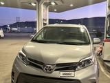 Toyota Sienna 2015 года за 9 200 000 тг. в Атырау