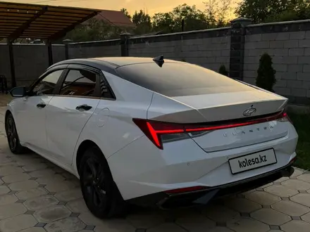 Hyundai Elantra 2021 года за 8 000 000 тг. в Алматы – фото 3