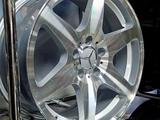 Литые диски Mercedes-Benz R17 5 112 8j et 35 cv 66.6 Silver за 240 000 тг. в Шымкент – фото 2