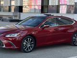 Lexus ES 200 2023 годаүшін23 000 000 тг. в Алматы – фото 3