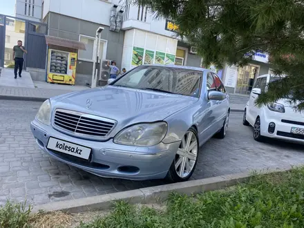 Mercedes-Benz S 320 1999 года за 2 700 000 тг. в Шымкент