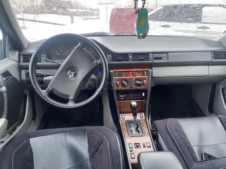 Mercedes-Benz E 320 1993 года за 2 300 000 тг. в Щучинск – фото 7