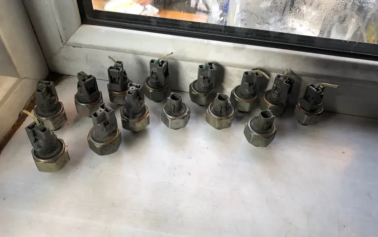 Датчик дитонация на Lexus ES 300 за 15 000 тг. в Алматы