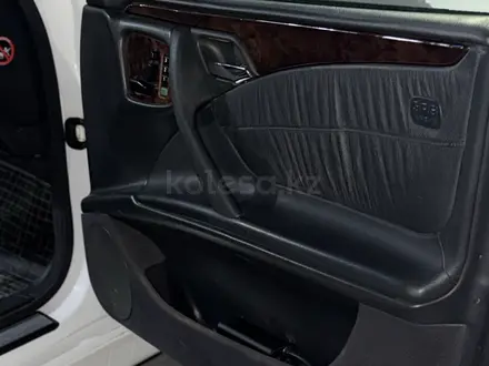 Mercedes-Benz E 320 2000 года за 4 200 000 тг. в Атырау – фото 9