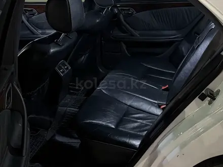 Mercedes-Benz E 320 2000 года за 4 200 000 тг. в Атырау – фото 10